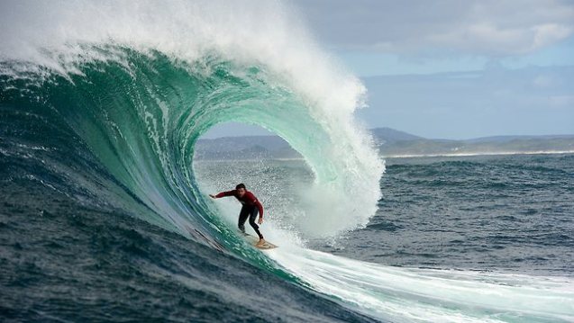 things to do on Maui Jaws surf break