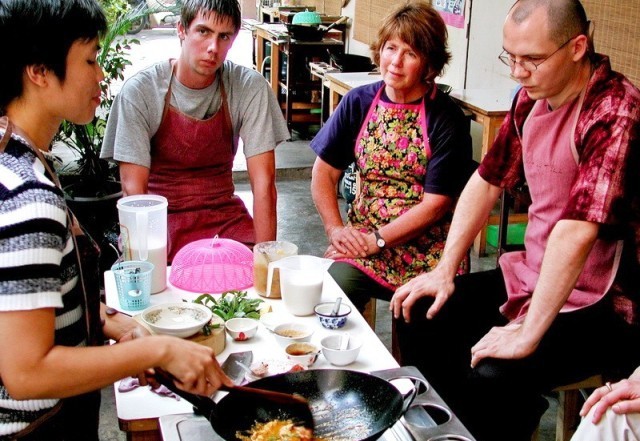 Things to do in Chiang Mai learn thai cooking