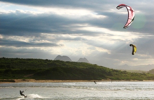 Things to do in Scotland kitesurfing