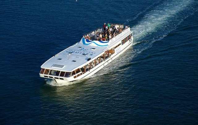 Things to do in Surfers Paradise cruise the river